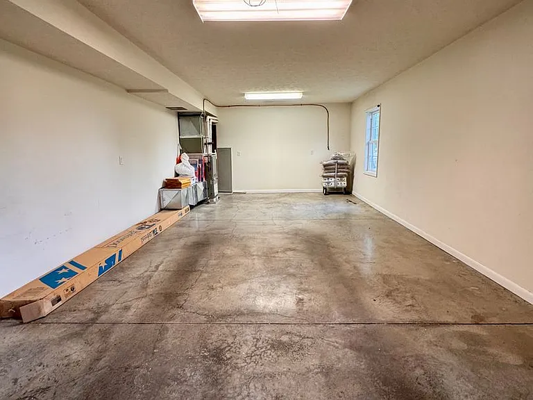 506 E Riverside Dr — Photo 3