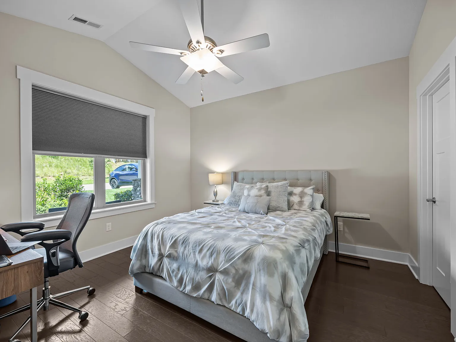 3 bed, 2856 sqft, $4,700 — Photo 3