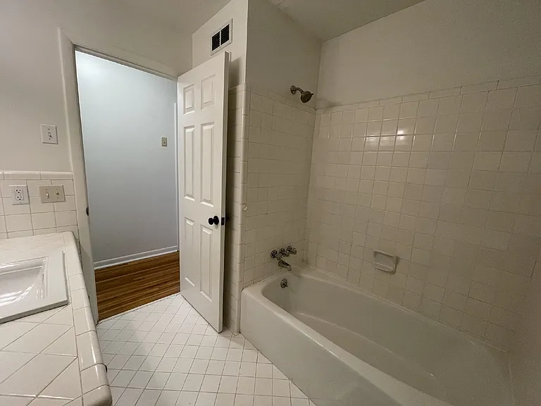 102 Crosby Dr — Photo 23