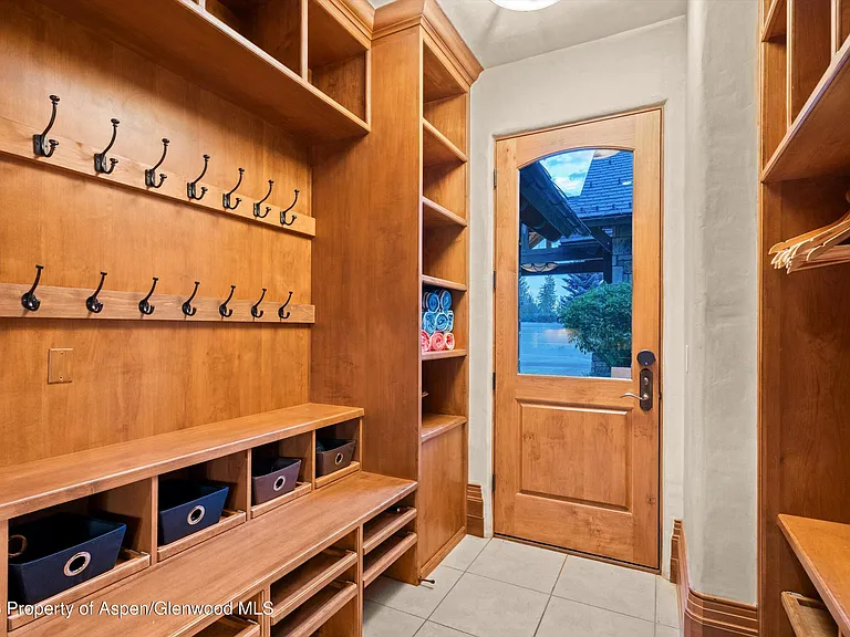 691 Pfister Dr — Photo 69