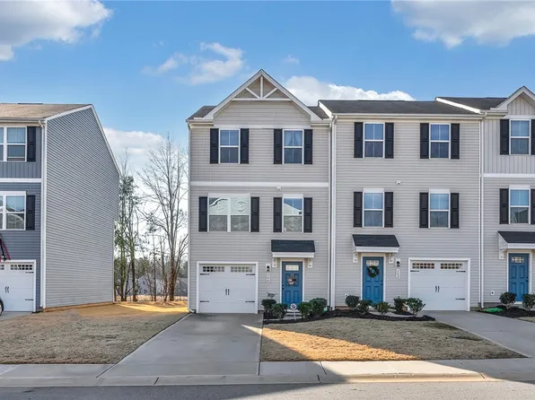 304 Brooklane Ct, Easley, SC 29642