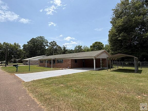 2nd image of 104 Leslie Ln