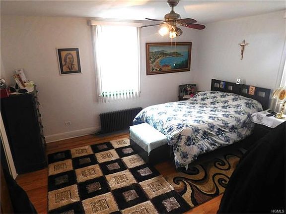 4th image of 2566 Yates Ave