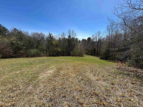3rd image of 10-2441 Midland Dr