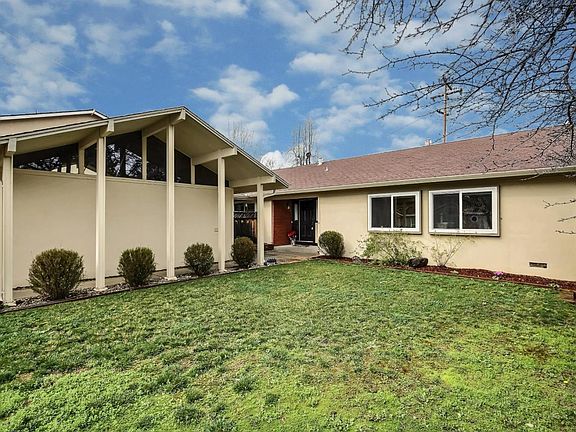 2nd image of 8035 Rainbow Dr