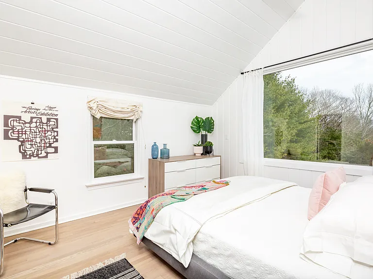 96 Springy Banks Rd — Photo 13