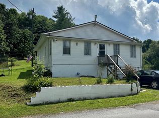 335 Tolleytown Rd, Lester, WV 25865