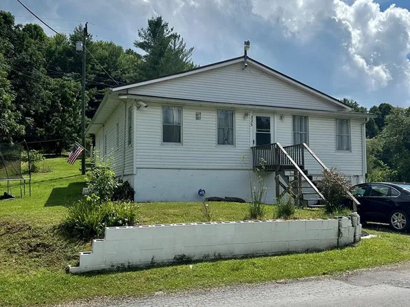 335 Tolleytown Rd, Lester, WV 25865