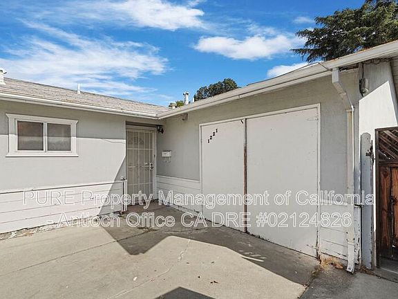 3rd image of 1221 Miller St