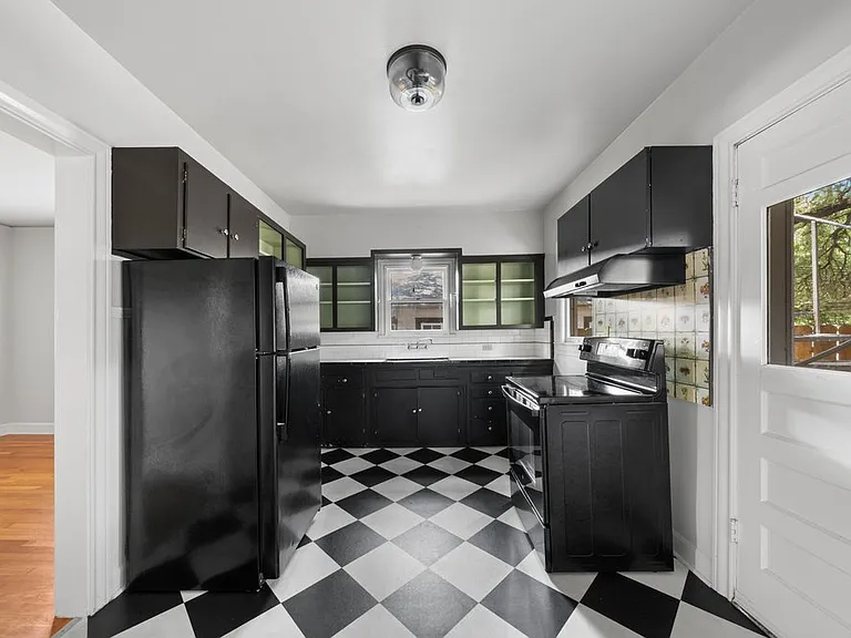 109 W Norwood Ct #2 — Photo 18