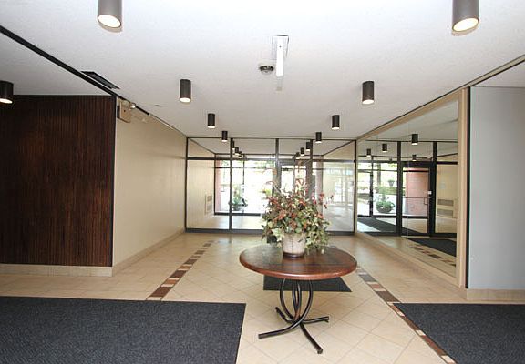 2nd image of 3041 S Michigan Ave Unit 302