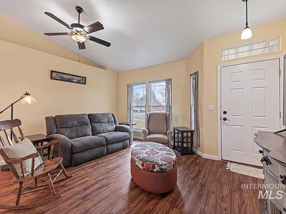 3rd image of 324 N Coppertree Dr