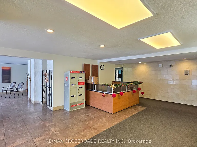 180 Markham Rd #921 — Photo 11