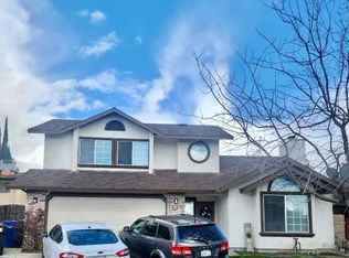 1065 Grandview Cir, Turlock, CA 95382