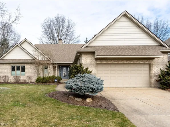 6448 Dunwoody Cir NW, Canton, OH 44718