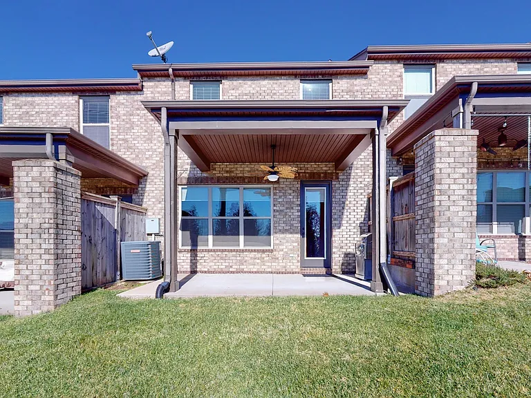 2093 Newark Ln — Photo 42