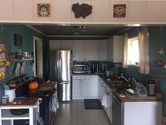 Kitchen with dishwasher