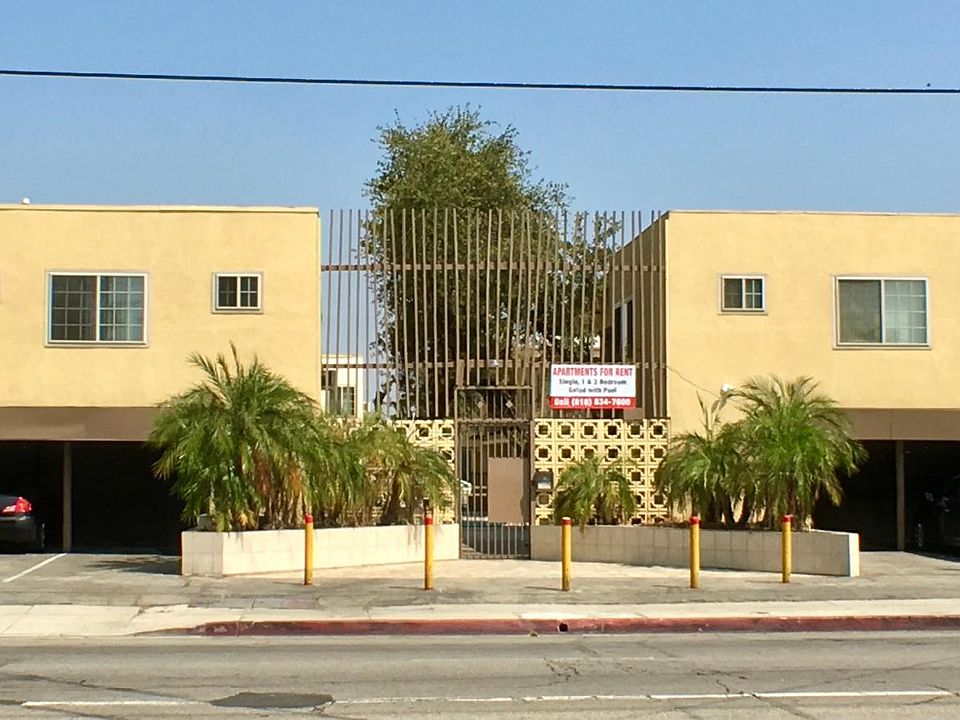 1st image of 16153 Vanowen St #4