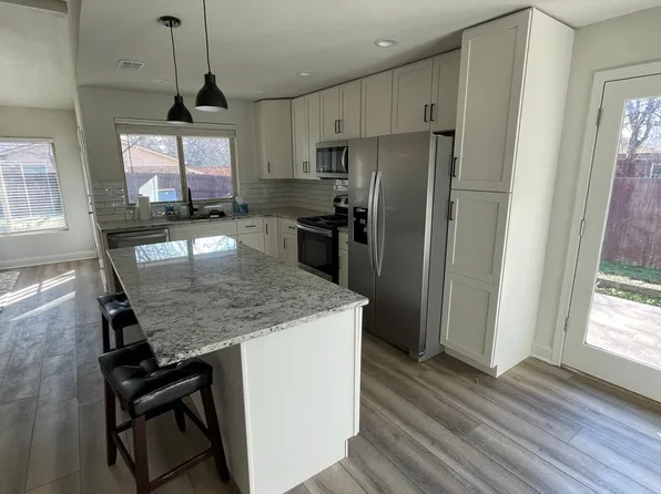 401 Village Dr, Lewisville, TX 75067