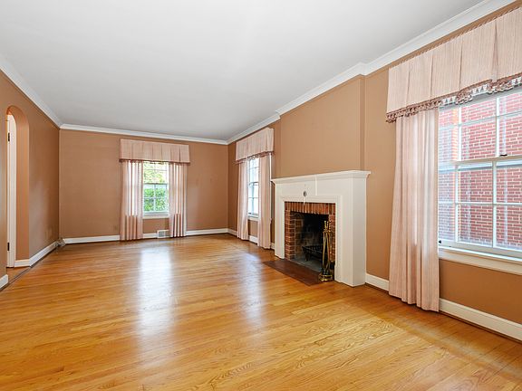 3rd image of 10321 S Claremont Ave