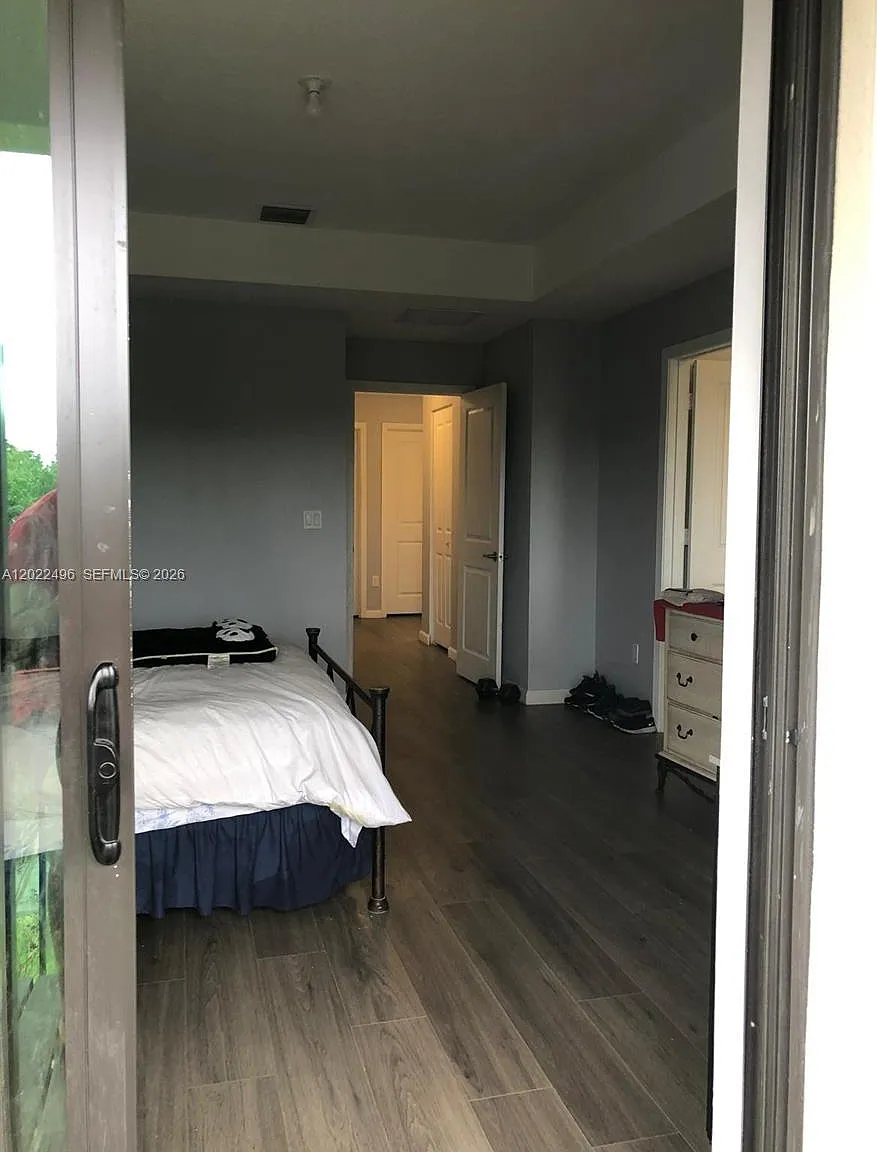 3 bed, 1730 sqft, $3,850 — Photo 1