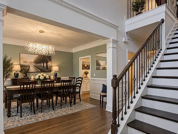 3rd image of 899 Scarlet Oak Rd