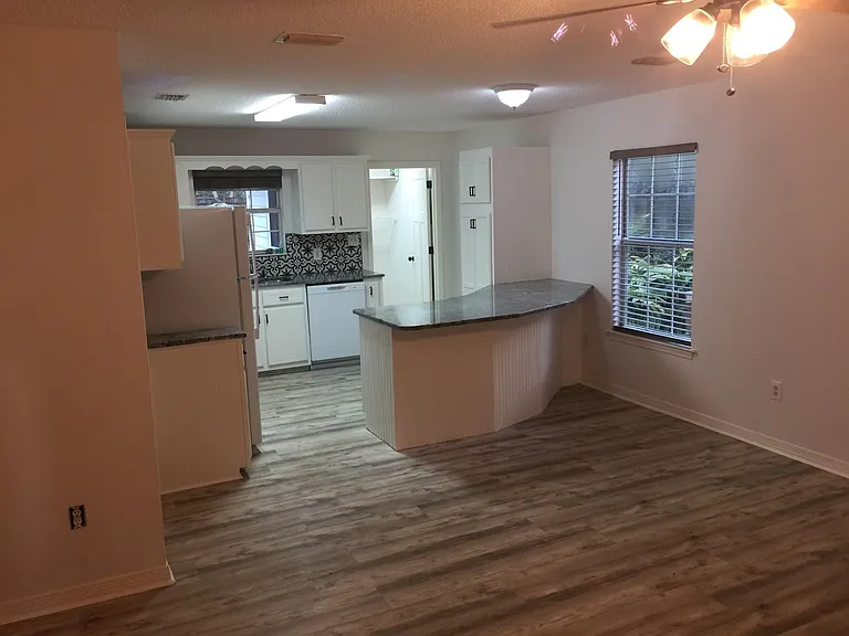 6958 Viola Rd — Photo 7