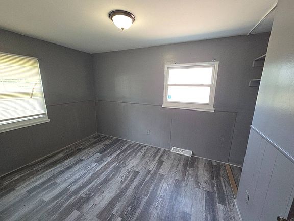 5th image of 2401 Eastlawn St