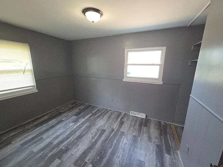 2401 Eastlawn St — Photo 5