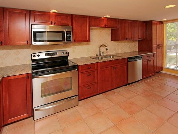 4th image of 606 S Glen Ave Unit 3