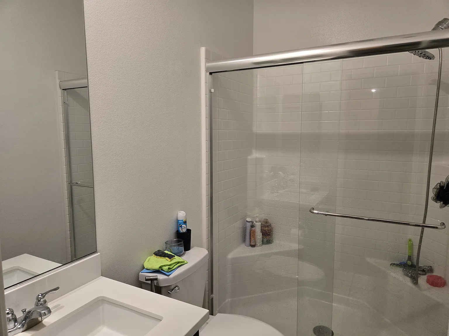 5 bed, 3100 sqft, $1,000 — Photo 3