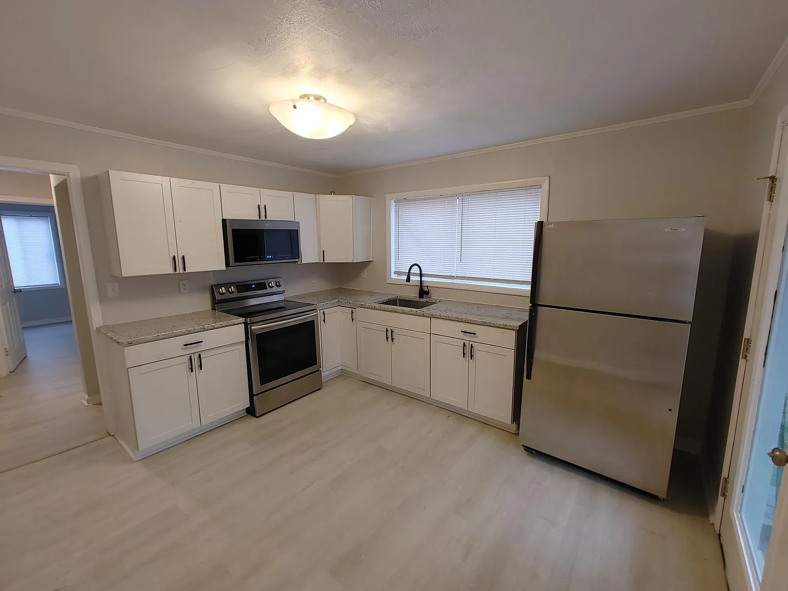 2 bed, 775 sqft, $1,400 — Photo 3