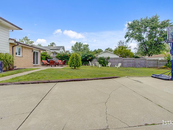 4th image of 10559 S 88th Ave