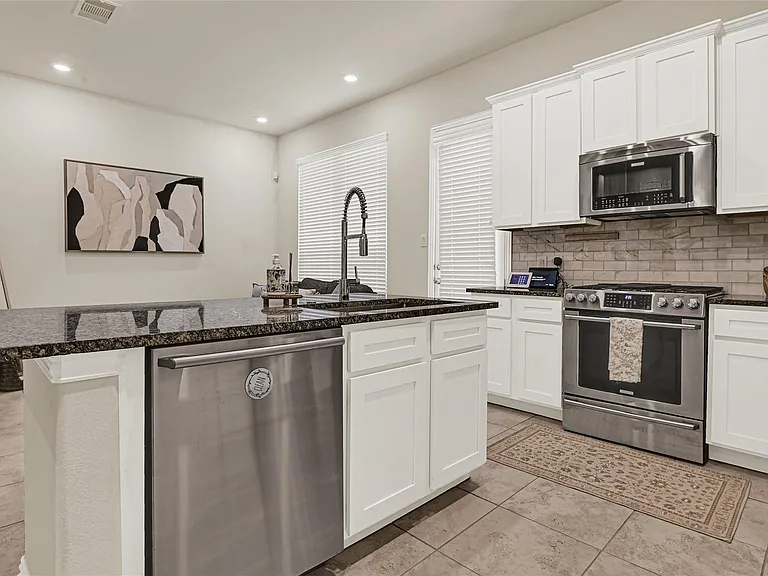5104 Chapel Heights Dr — Photo 6