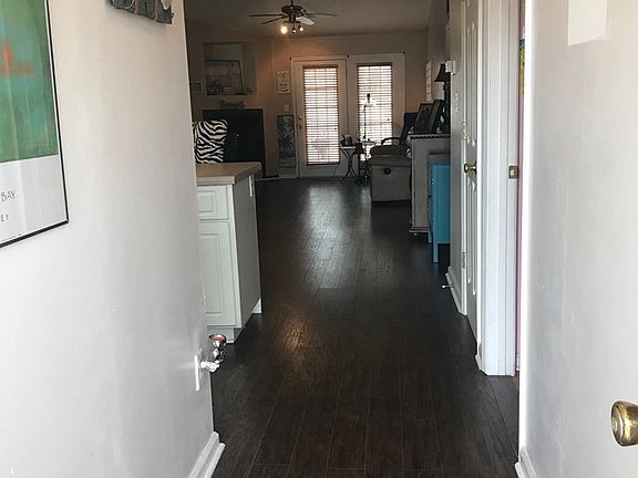 4th image of 131 Stonington Ln