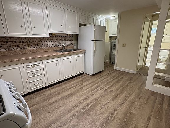 4th image of 261 School St #2