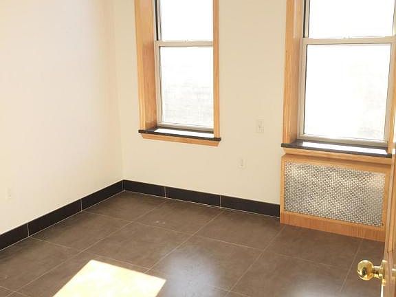 5th image of 2532 85th St #2B