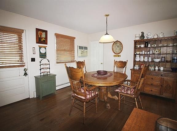 4th image of 123 Lake Dr