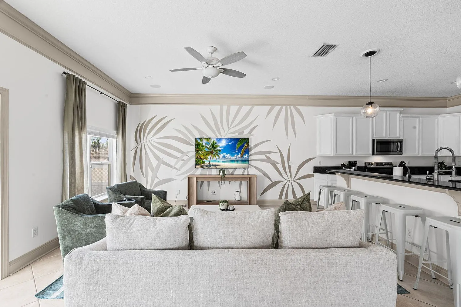 4 bed, 3.0 bath, 2680 sqft, $9,909 — Photo 3