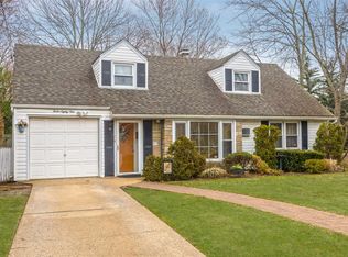 1289 Little Whaleneck Rd, Merrick, NY 11566