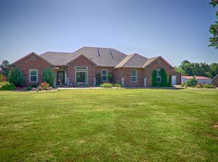 606 W Ridge Dr, Tuttle, OK 73089