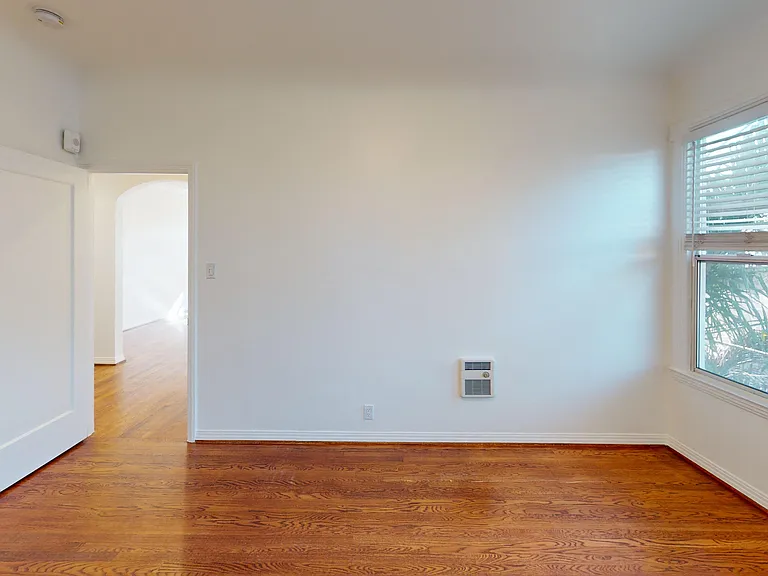1690 North Point Street — Photo 13