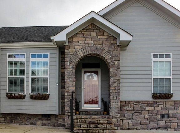 2nd image of 133 Lillie Dr
