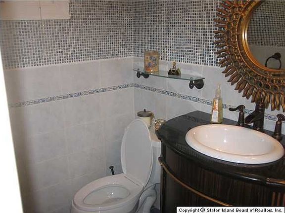 5th image of 457 Albourne Ave