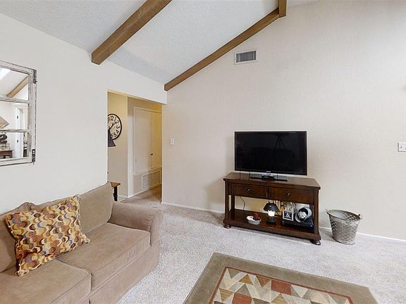 4th image of 1111 W Pueblo Ave