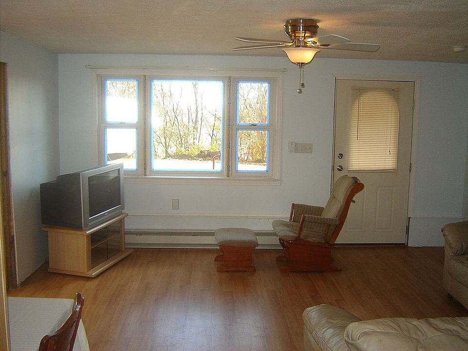 Lower Living Rm