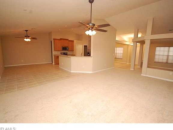 4th image of 221 SW 39th Ter