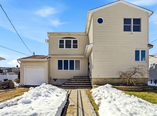 160 Saint Mark Ave, Freeport, NY