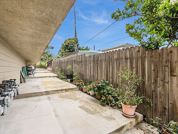 5th image of 119 Loma Vista St #6