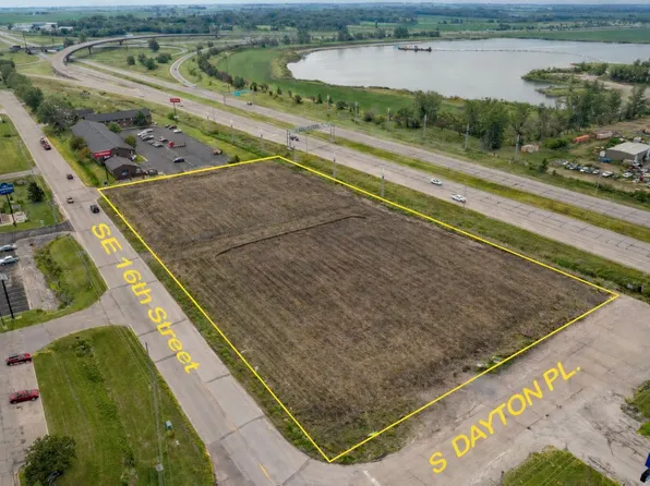 2400 SE 16th St, Ames, IA 50010